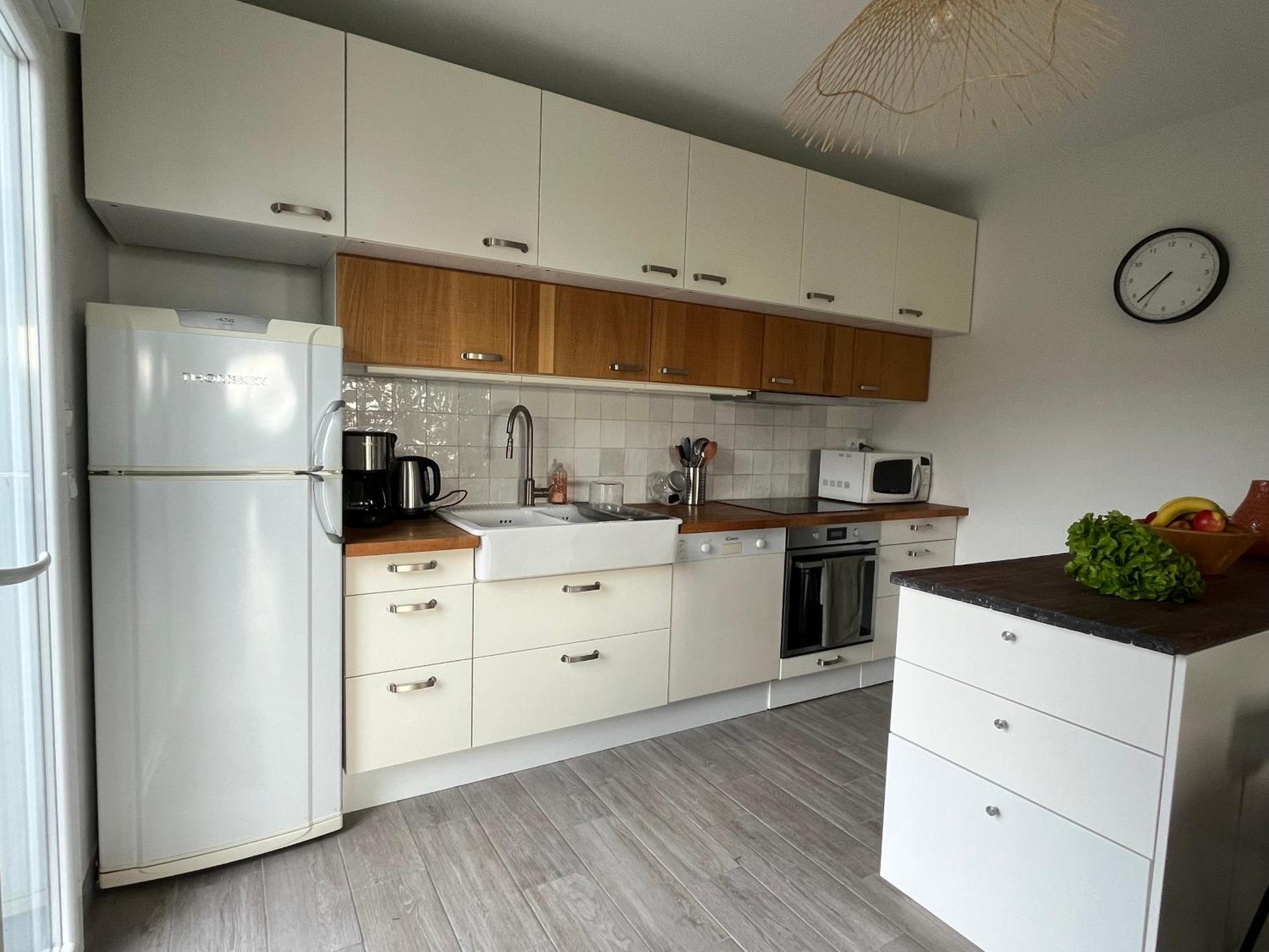 Maison Bord De Mer, 160m Holiday home Guisseny